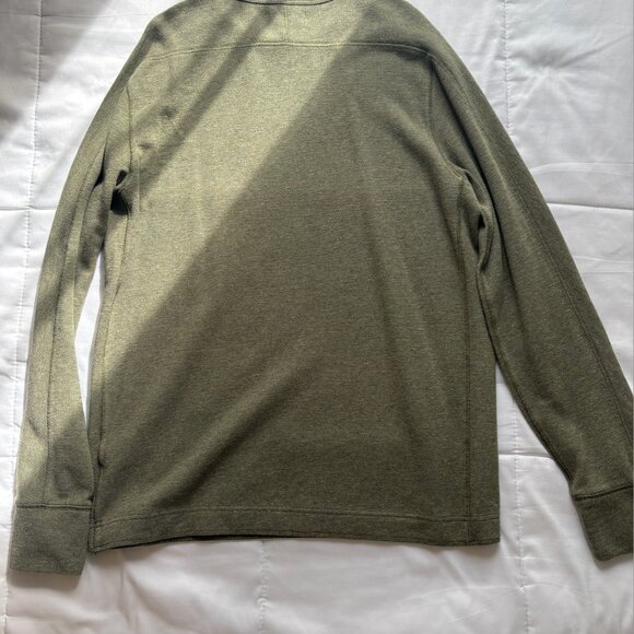 Banana Republic Long Sleeve Crewneck - Picture 2 of 5